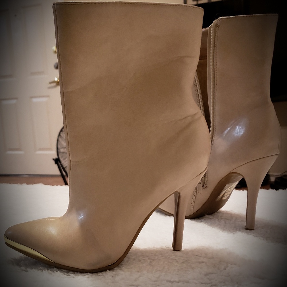 Boots - Picture 2 of 4